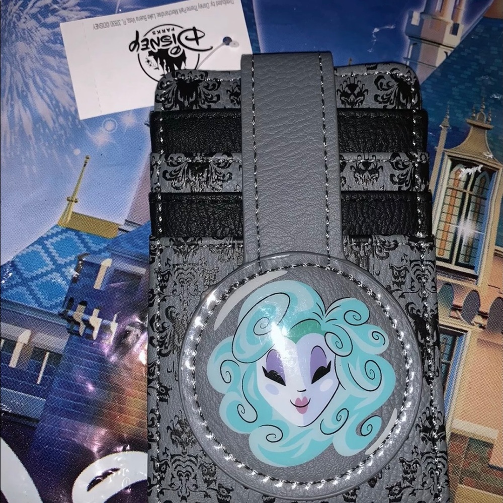 Disney haunted Mansion Id card M leota card holder